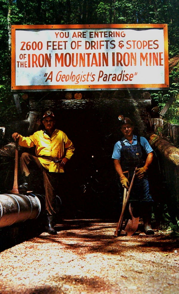 Iron Mountain Iron Mine - Old Post Card